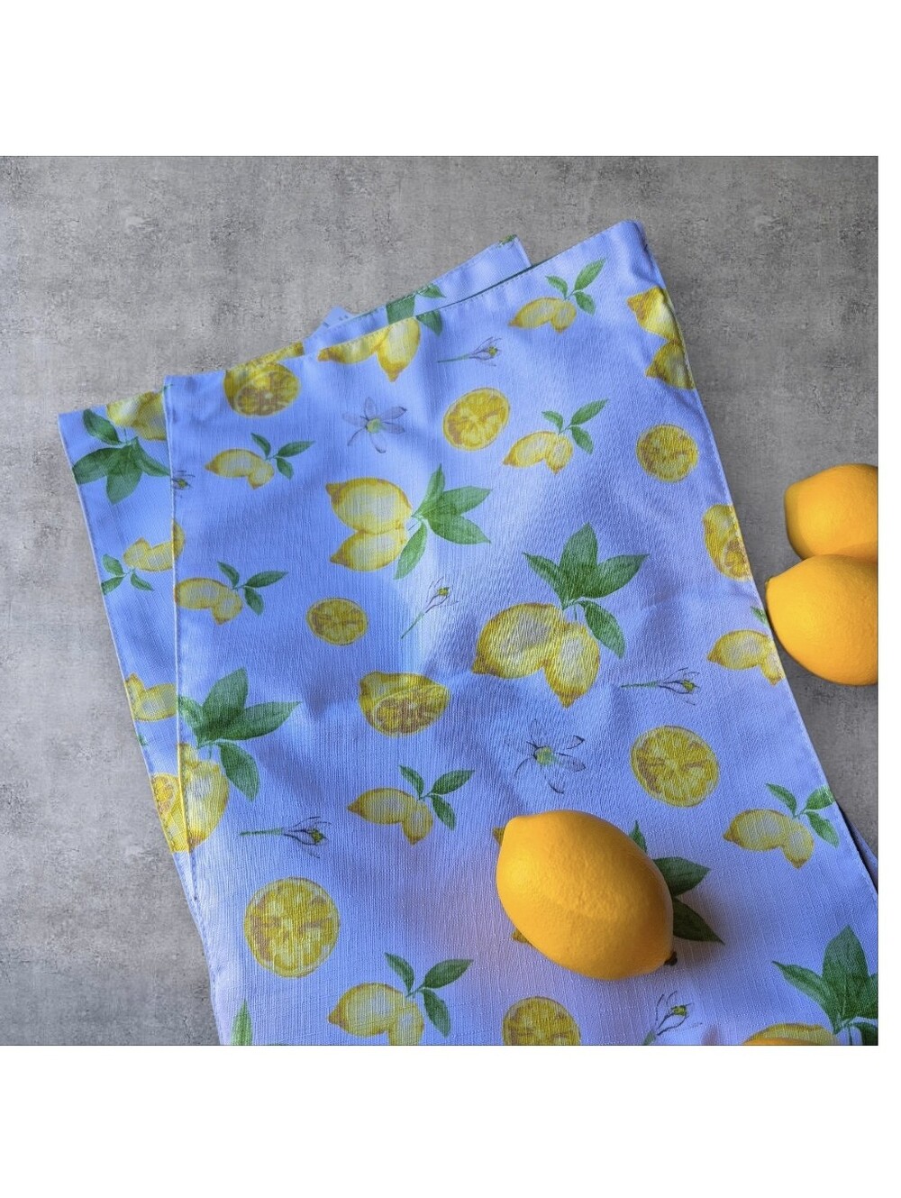 Home Collection White with Yellow Lemon Print 2pc Placemat Set